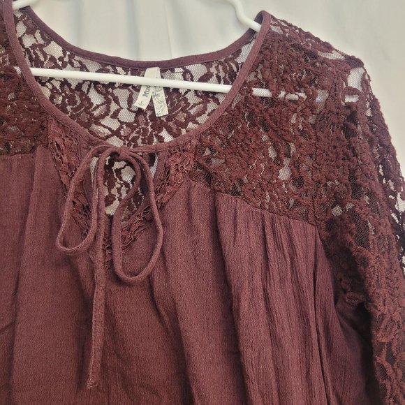 Mudd Burgundy Lace Accent Tie Front Blouse - Picture 4 of 10